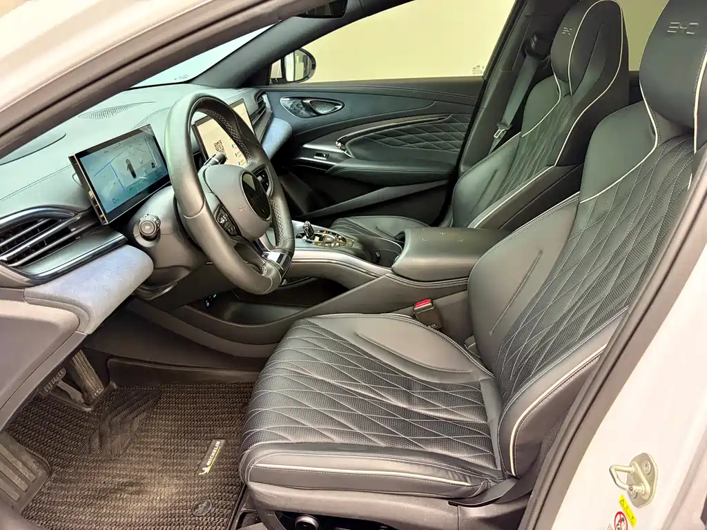 BYD Seal — фото 14