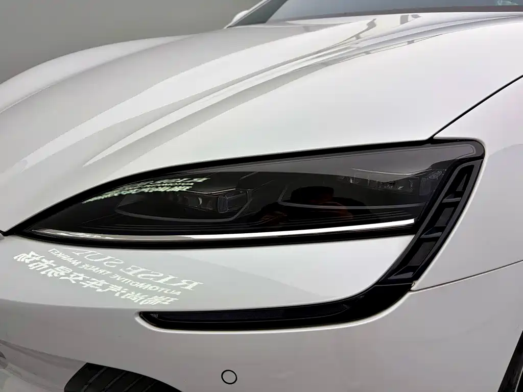BYD Seal — фото 18
