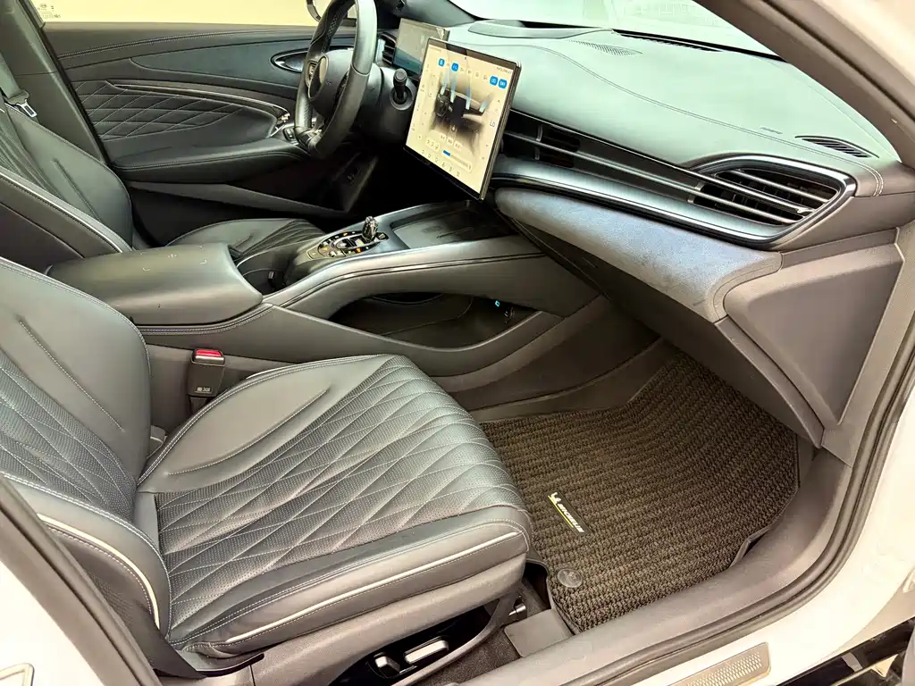 BYD Seal — фото 6