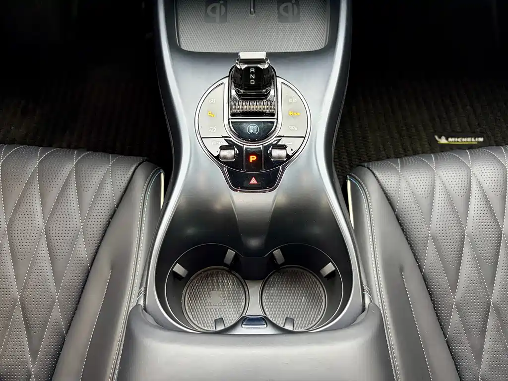 BYD Seal — фото 9