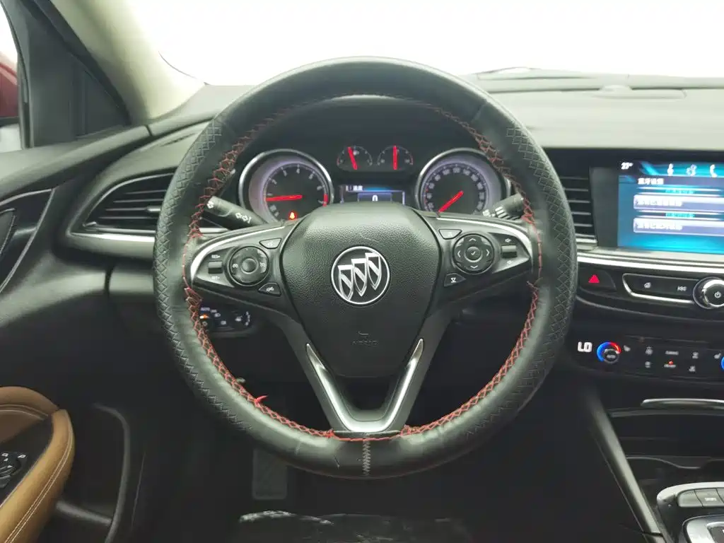 Buick Regal — фото 11