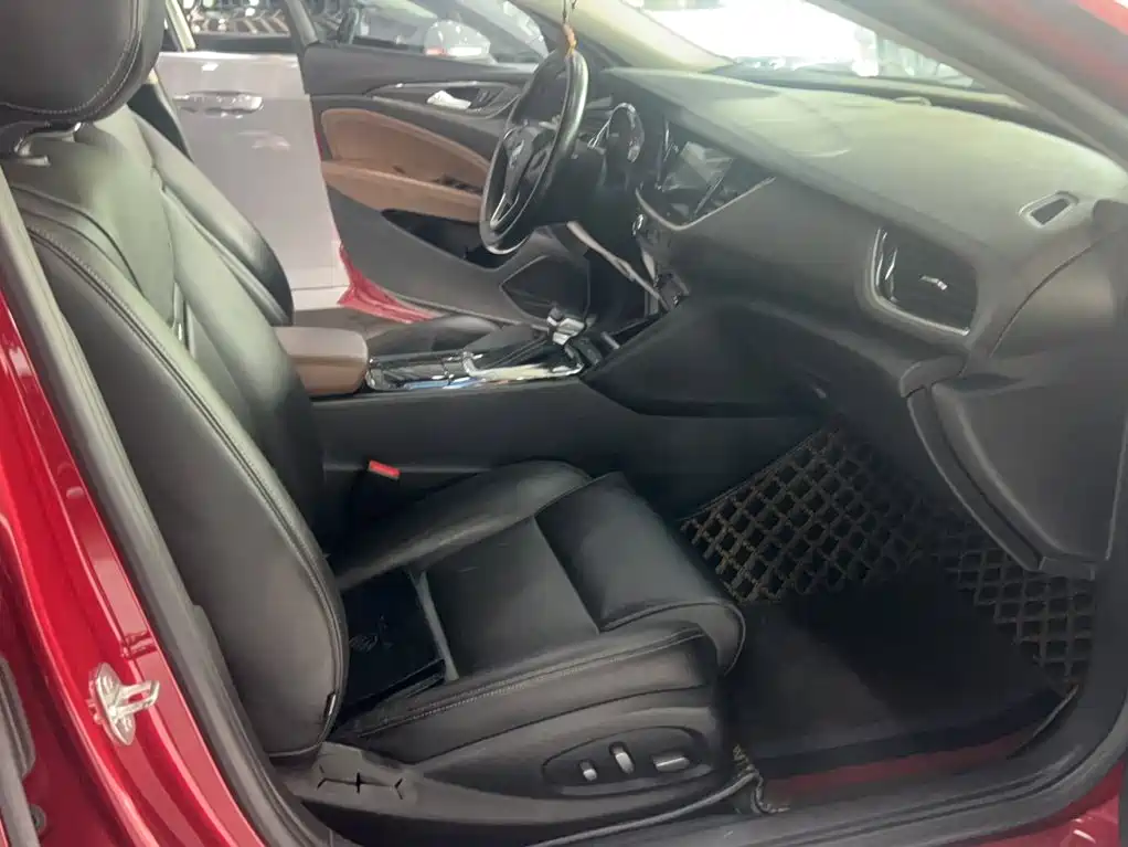 Buick Regal — фото 10