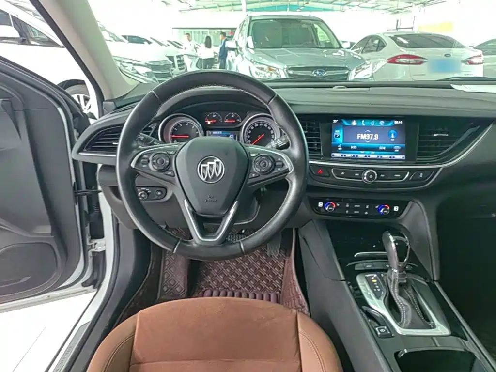 Buick Regal — фото 10