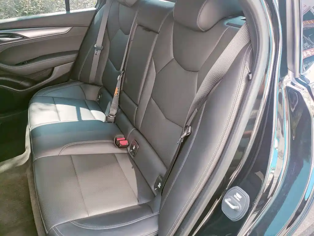 Cadillac CT5 — фото 20