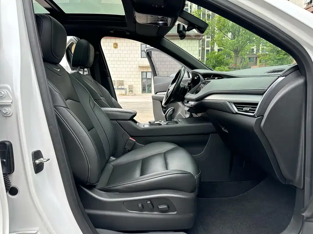Cadillac XT4 — фото 4