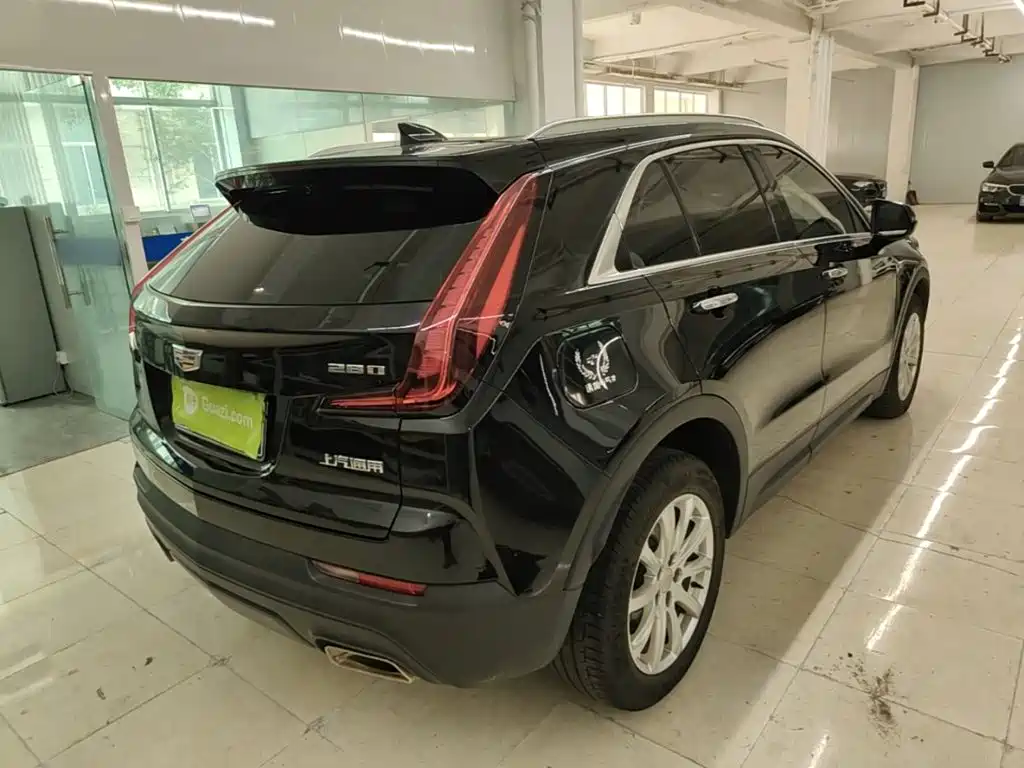 Cadillac XT4 — фото 6