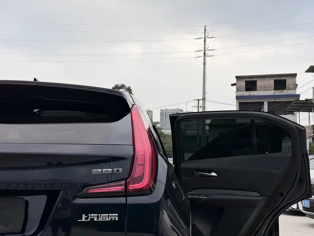 Cadillac XT4 — фото 20