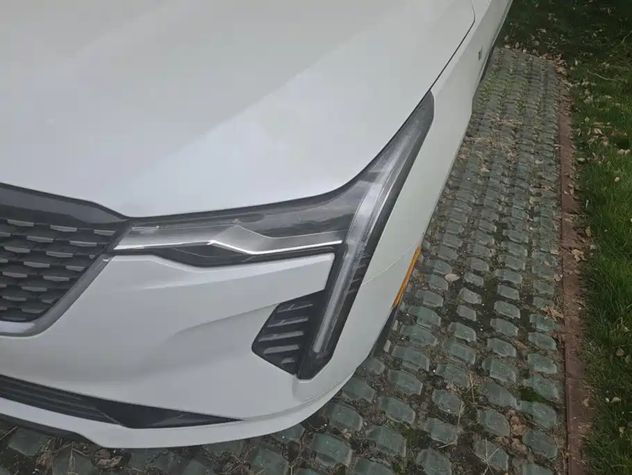 Cadillac CT4 — фото 5
