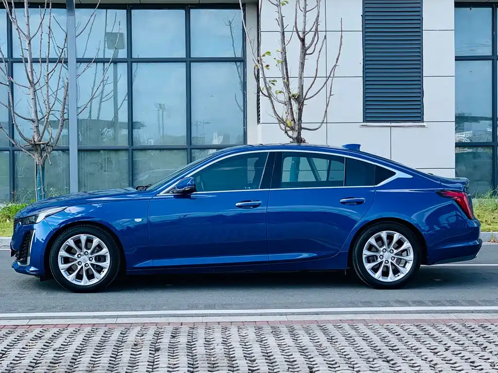 Cadillac CT5 — фото 4