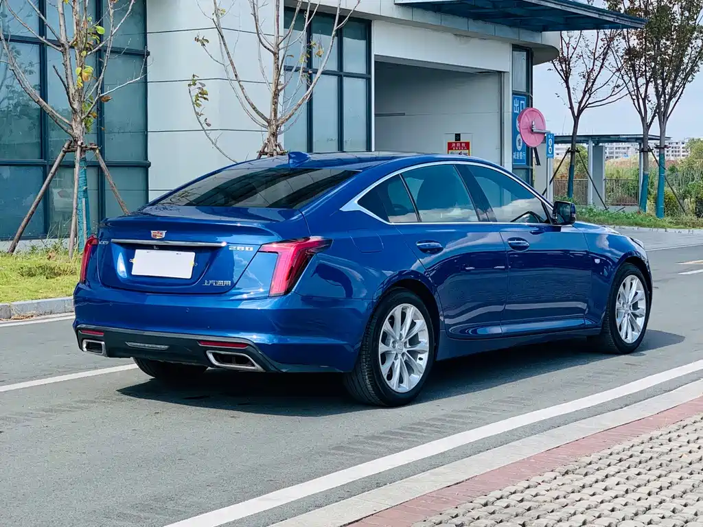 Cadillac CT5 — фото 7