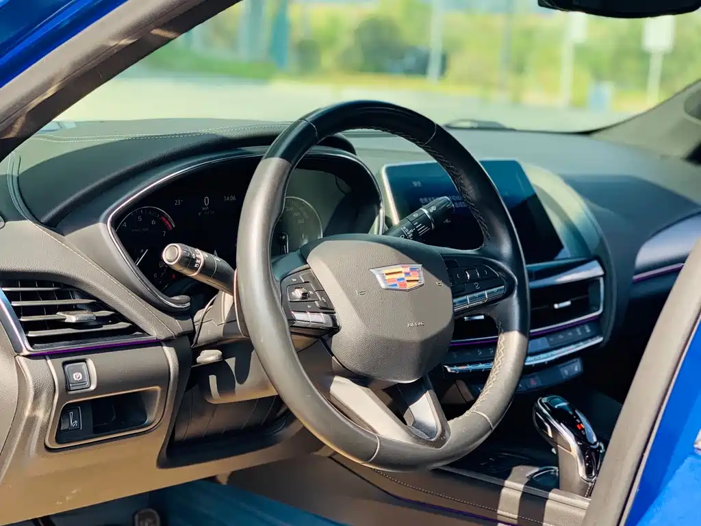 Cadillac CT5 — фото 10