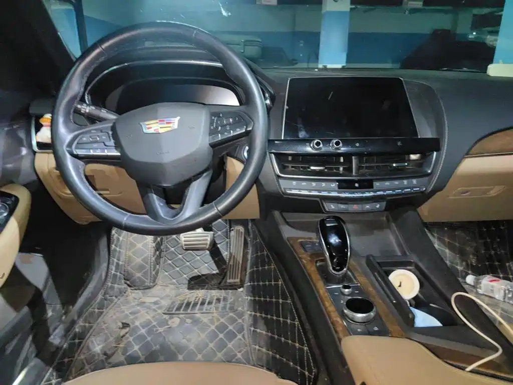 Cadillac CT5 — фото 5