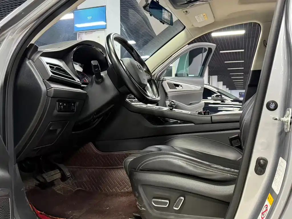 Changan CS85 COUPE — фото 10