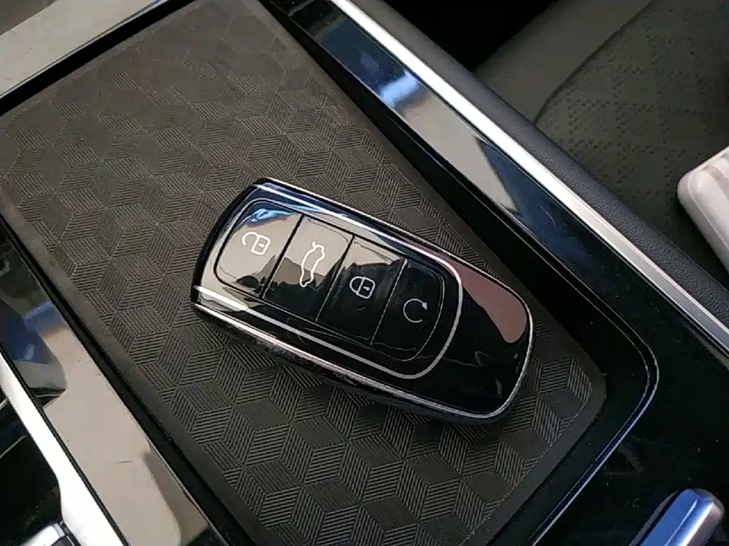 Chery Tiggo 8 — фото 8