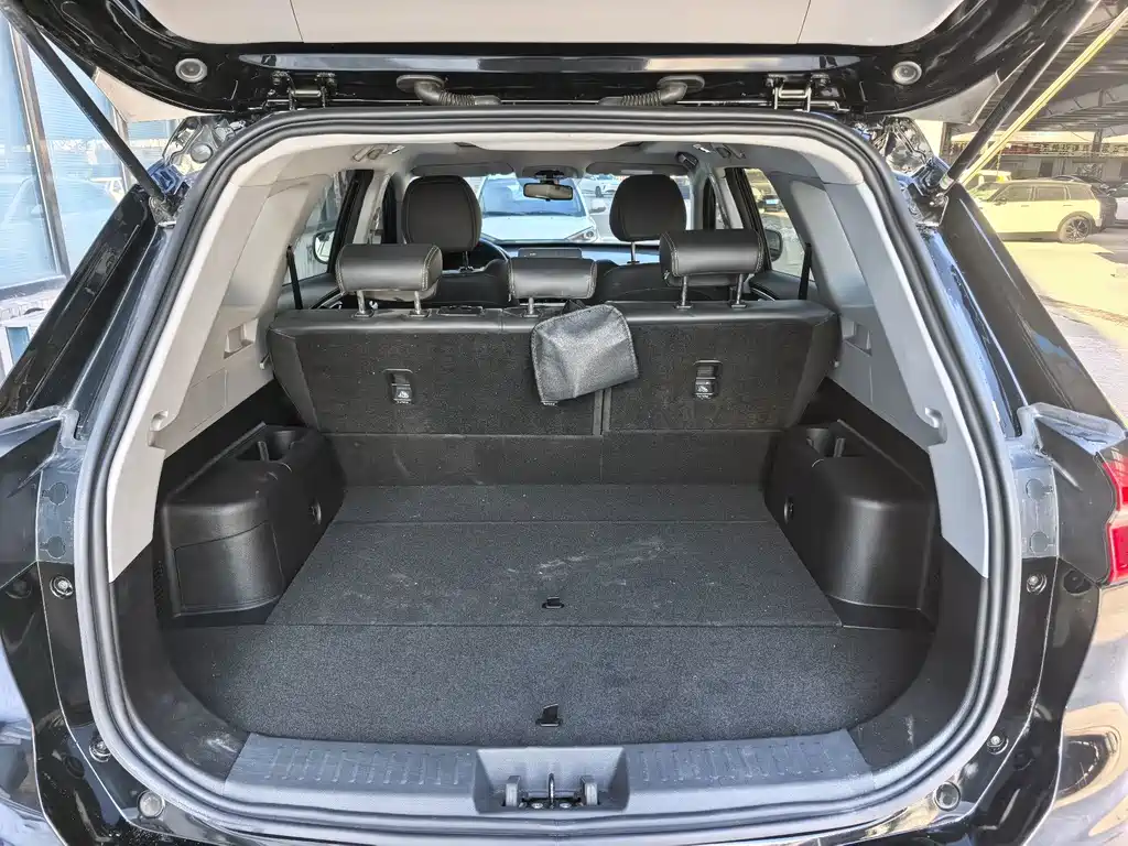 Chery Tiggo 8 — фото 10
