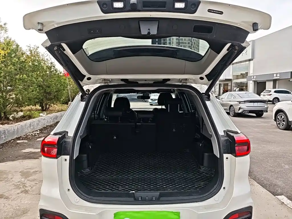 Chery Tiggo 8 — фото 18
