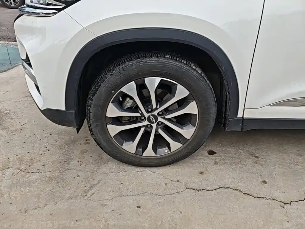 Chery Tiggo 8 — фото 22