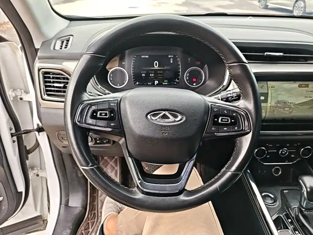 Chery Tiggo 8 — фото 10