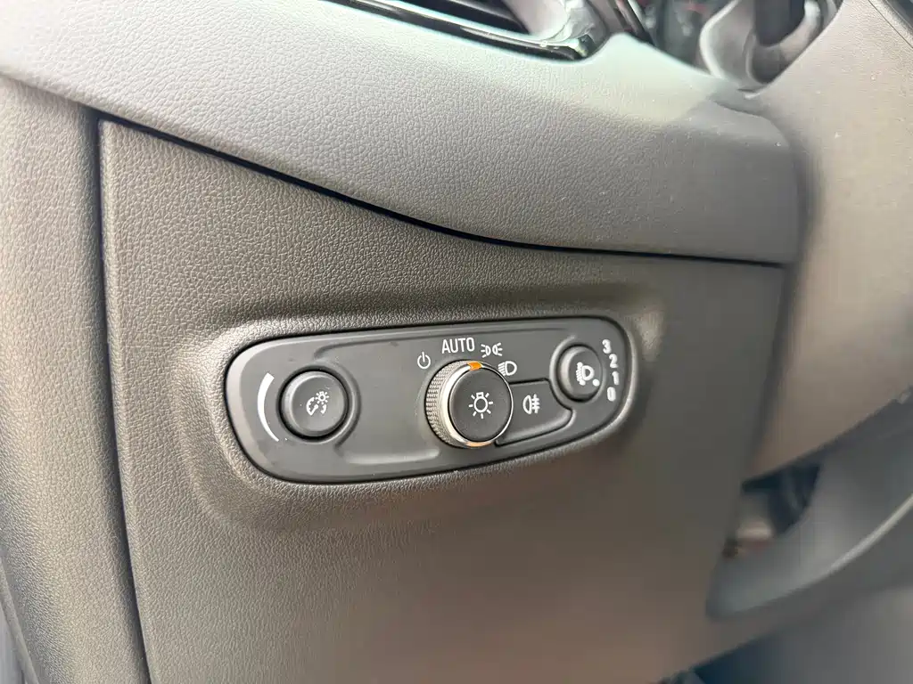 Chevrolet Equinox — фото 19