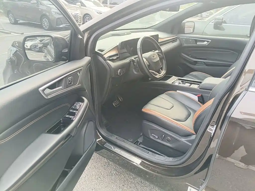 Ford Edge — фото 15