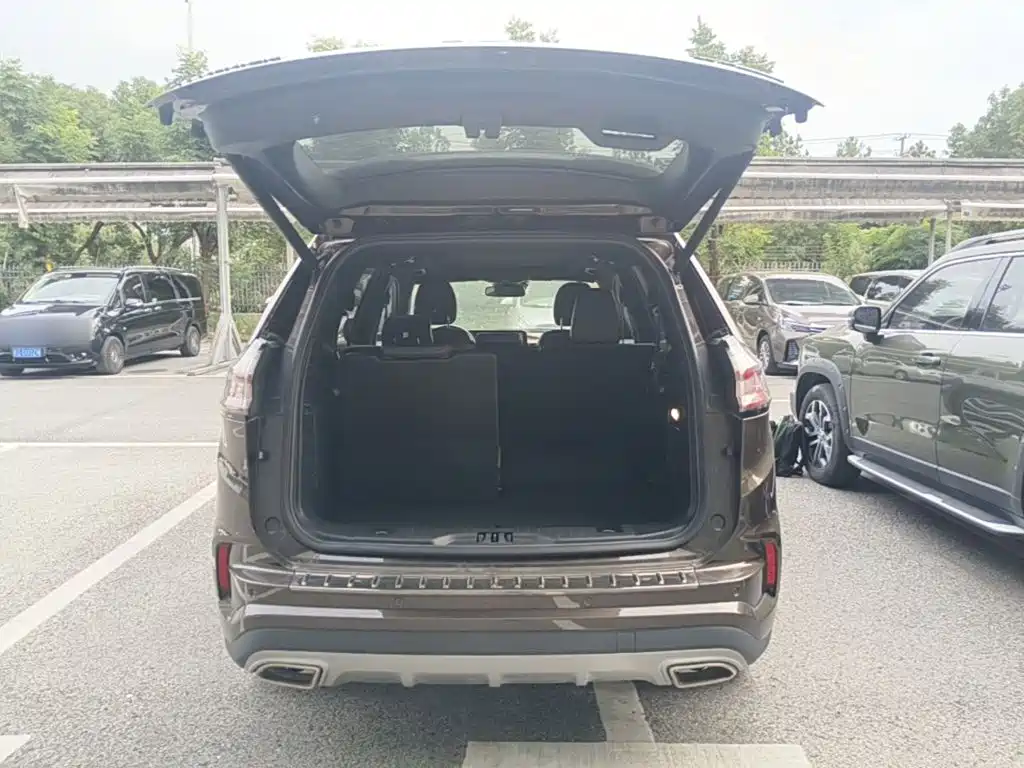Ford Edge — фото 18