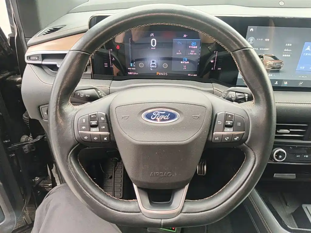 Ford Edge — фото 10