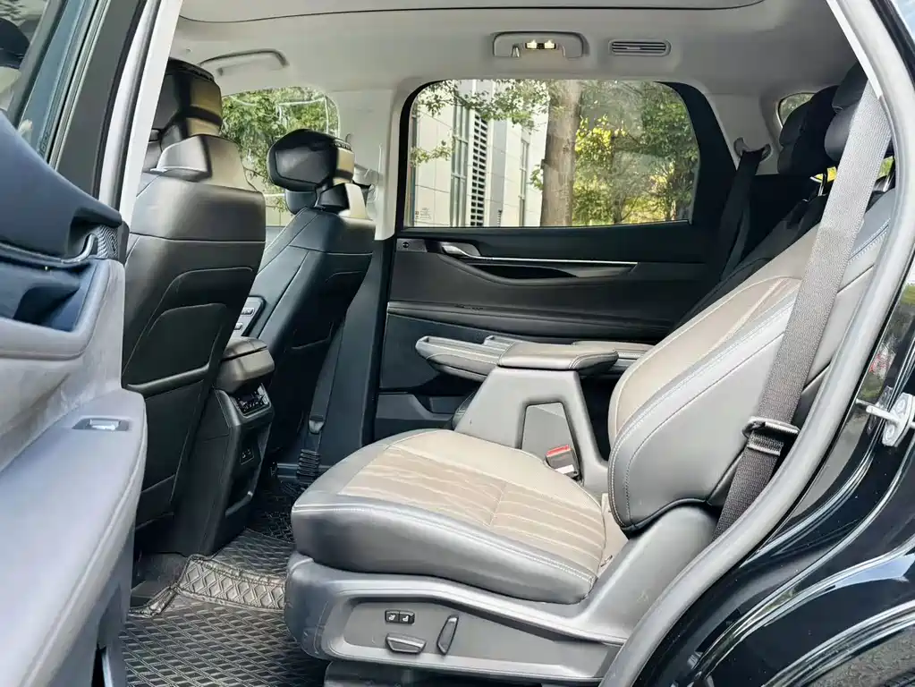 Ford Edge — фото 10