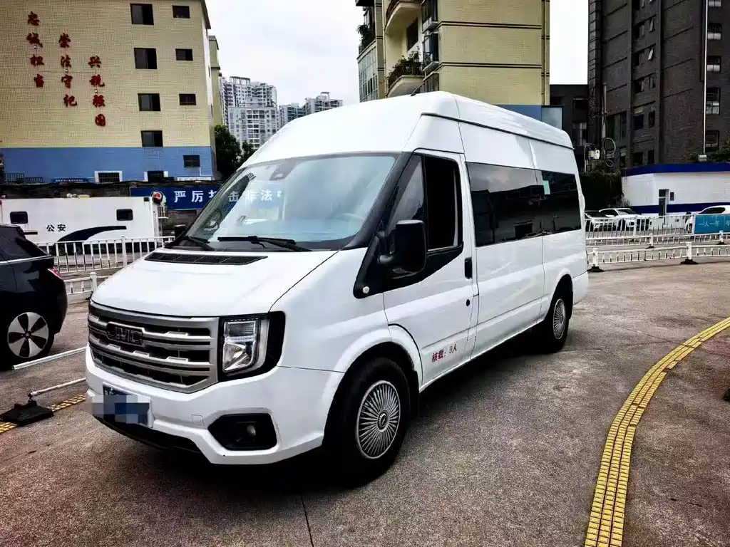 Ford Transit T8 — фото 1