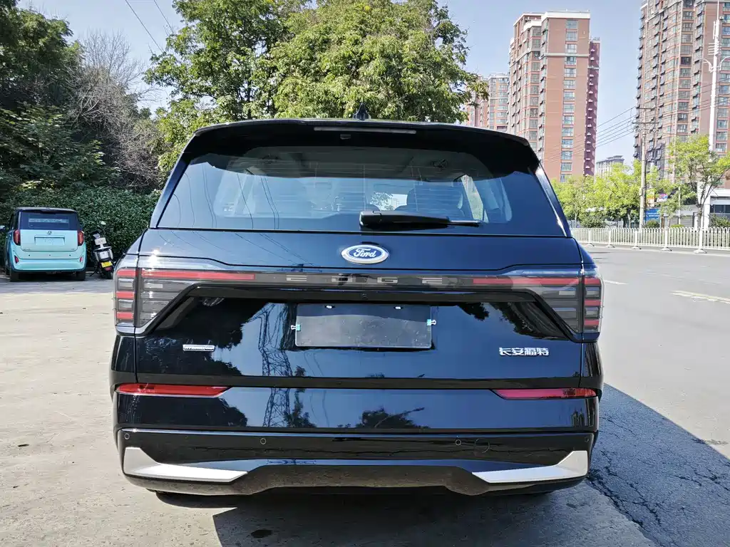 Ford Edge — фото 9