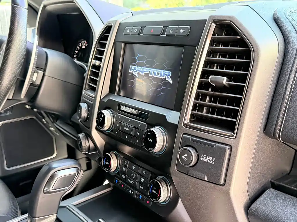 Ford F-150 Raptor — фото 13