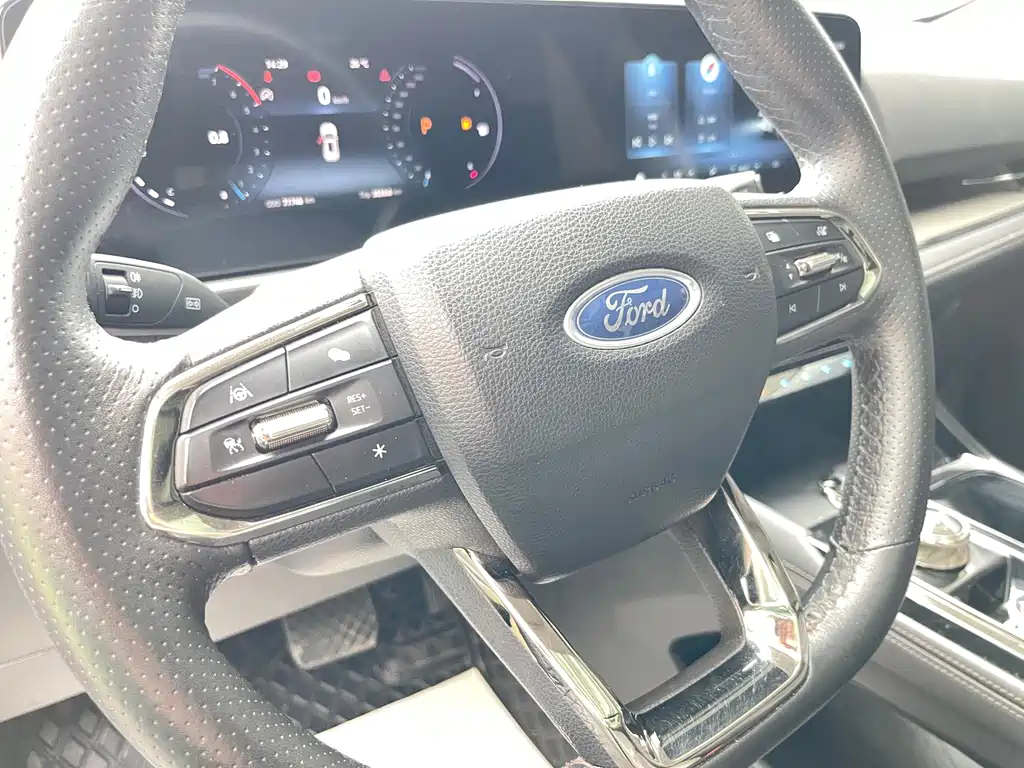 Ford Equator Sport — фото 27