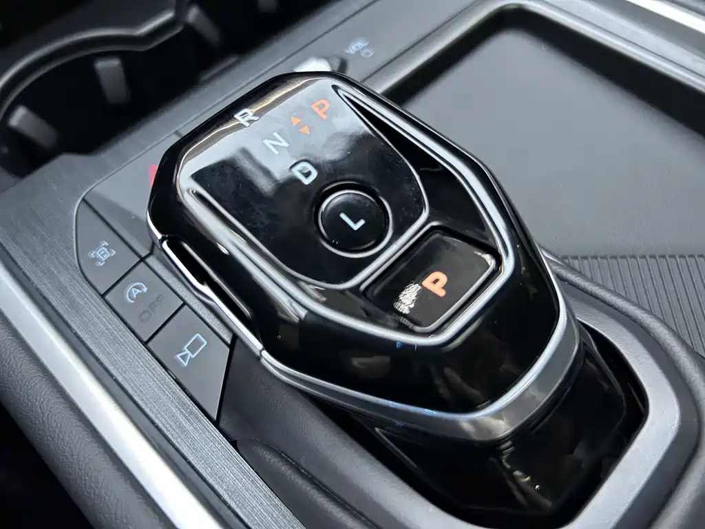 Ford Edge — фото 26