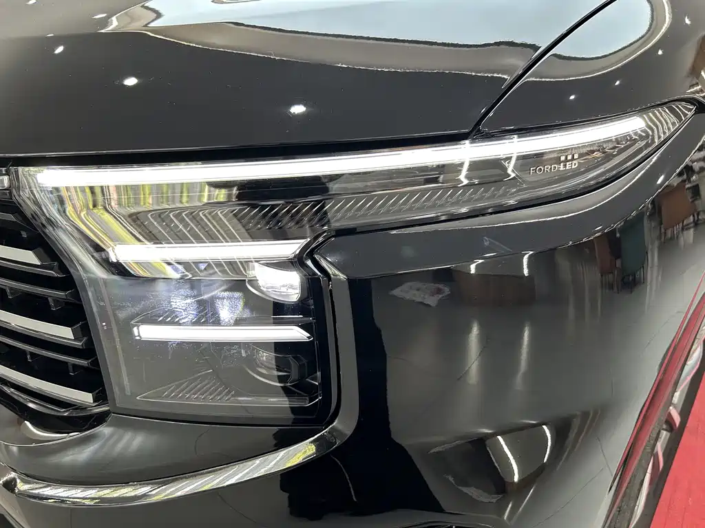 Ford Edge — фото 33