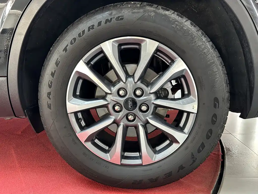 Ford Edge — фото 37