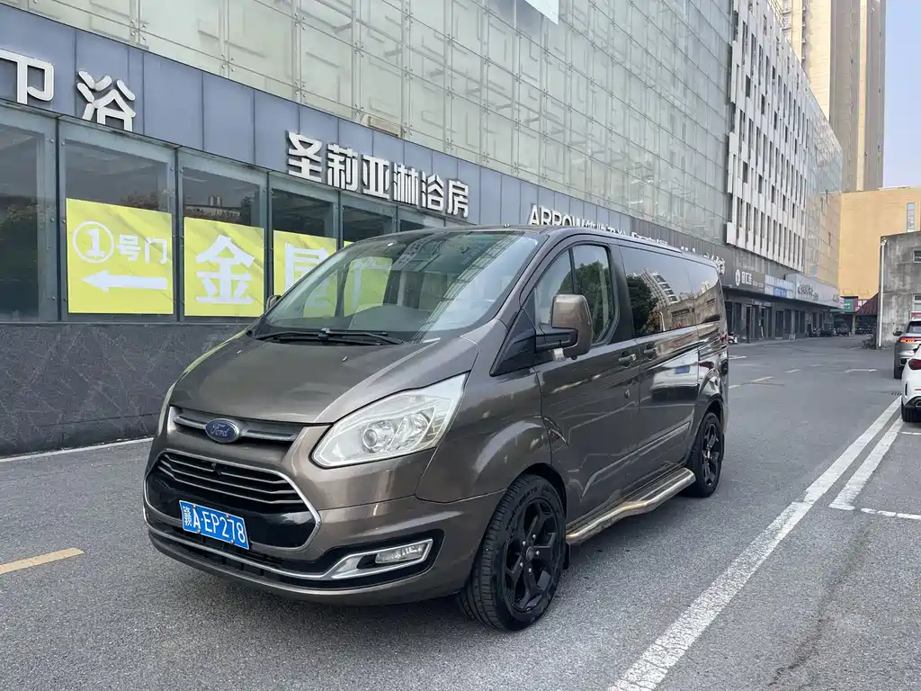Ford Tourneo — фото 3