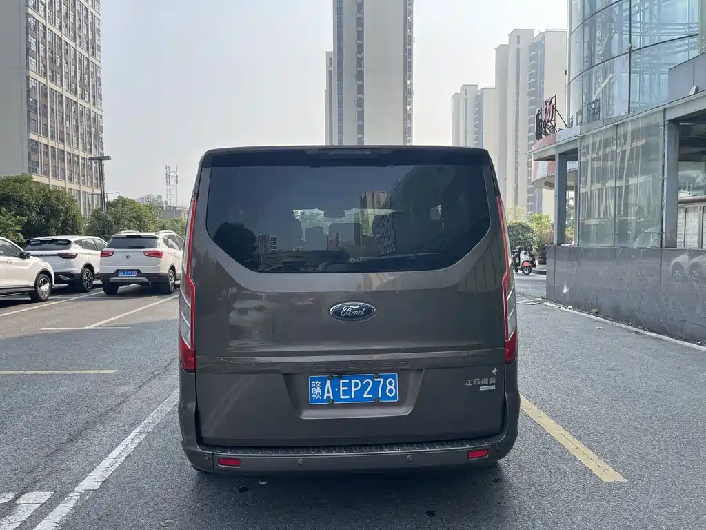 Ford Tourneo — фото 4
