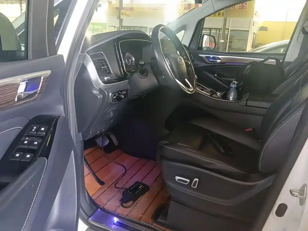 GAC Motor Trumpchi M8 — фото 15