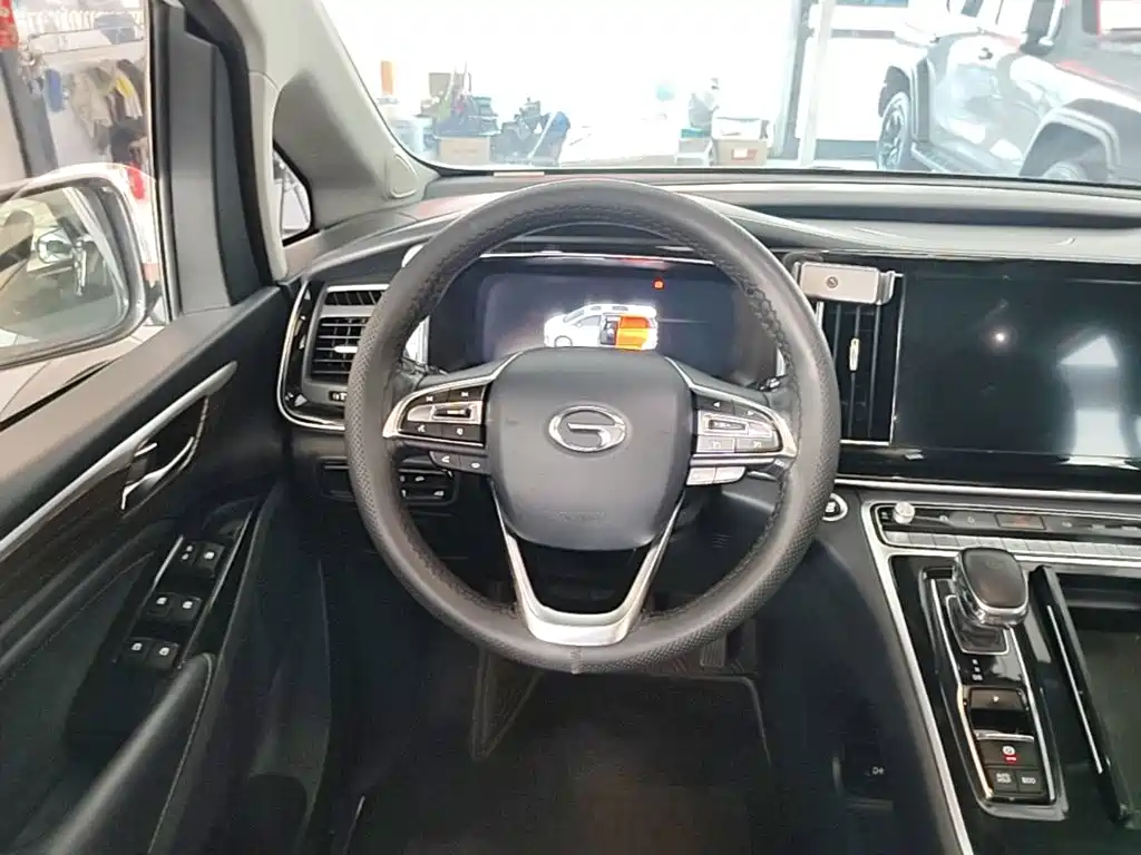 GAC Motor Trumpchi M8 — фото 10