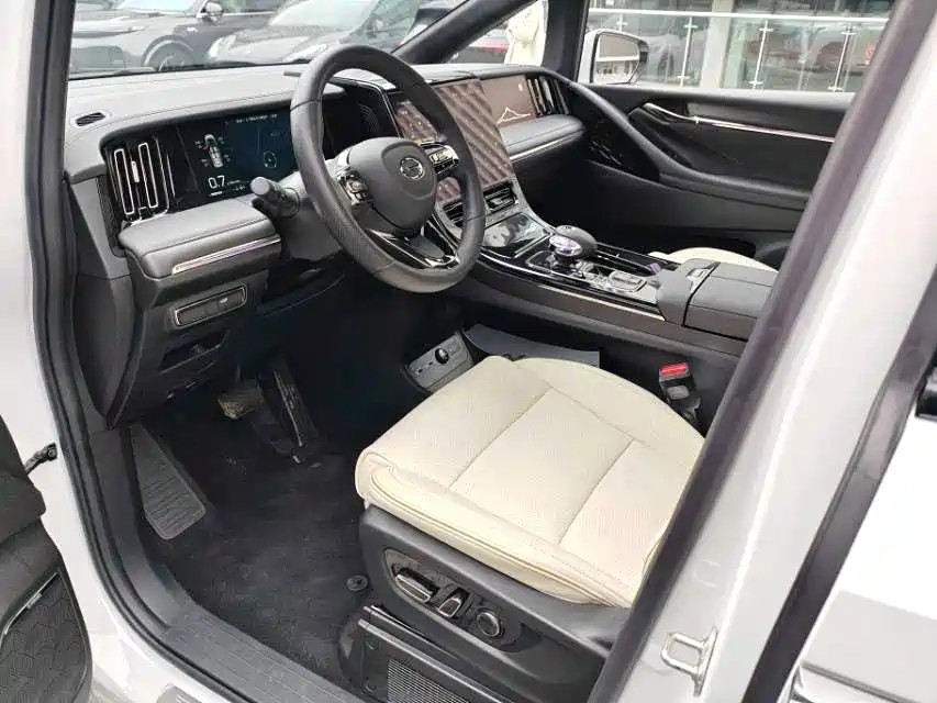GAC Motor Trumpchi M8 — фото 3