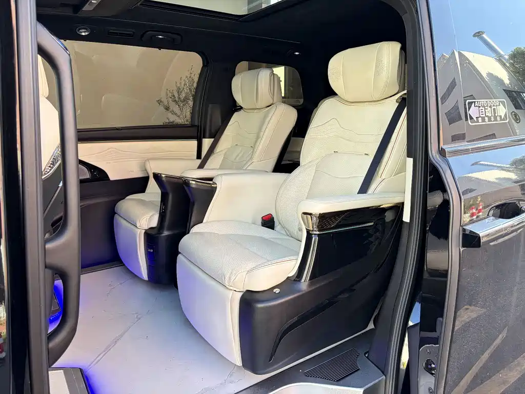 GAC Motor Trumpchi M8 — фото 8