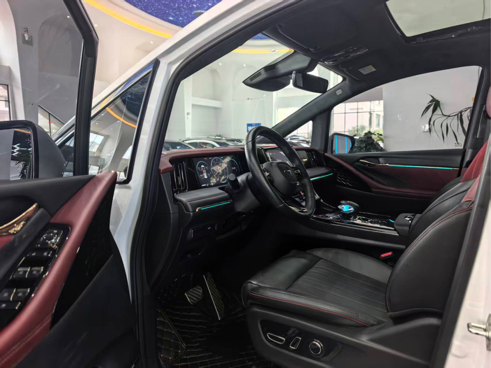GAC Motor Trumpchi M8 — фото 4