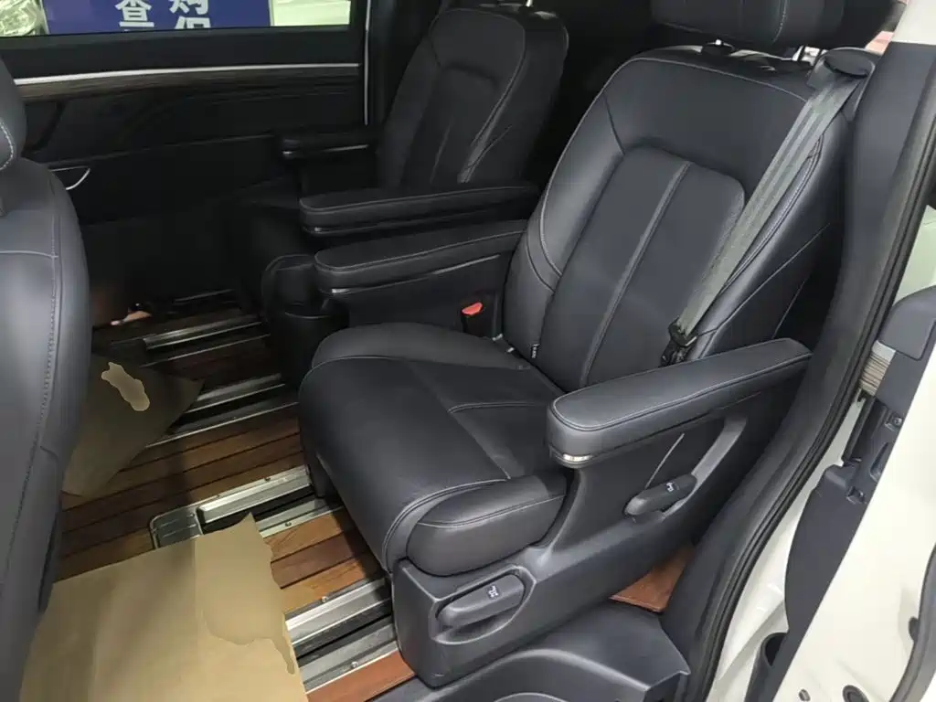 GAC Motor Trumpchi M8 — фото 16