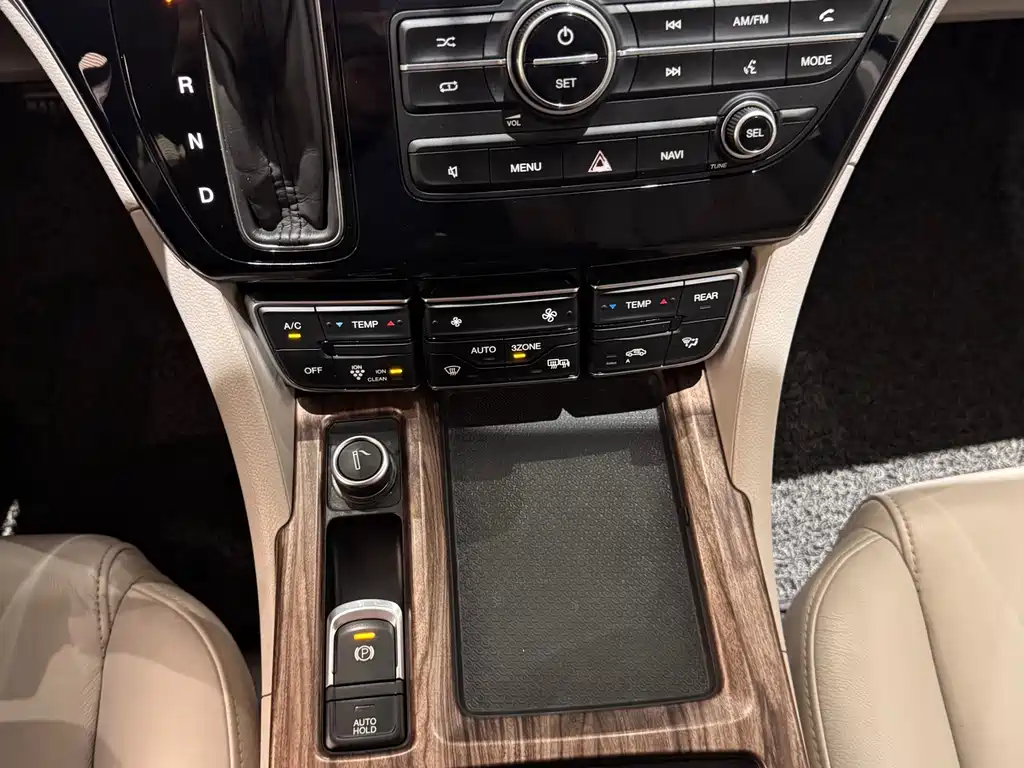 GAC Motor Trumpchi M8 — фото 18