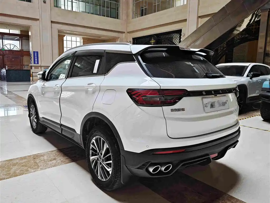 Geely Binyue — фото 13
