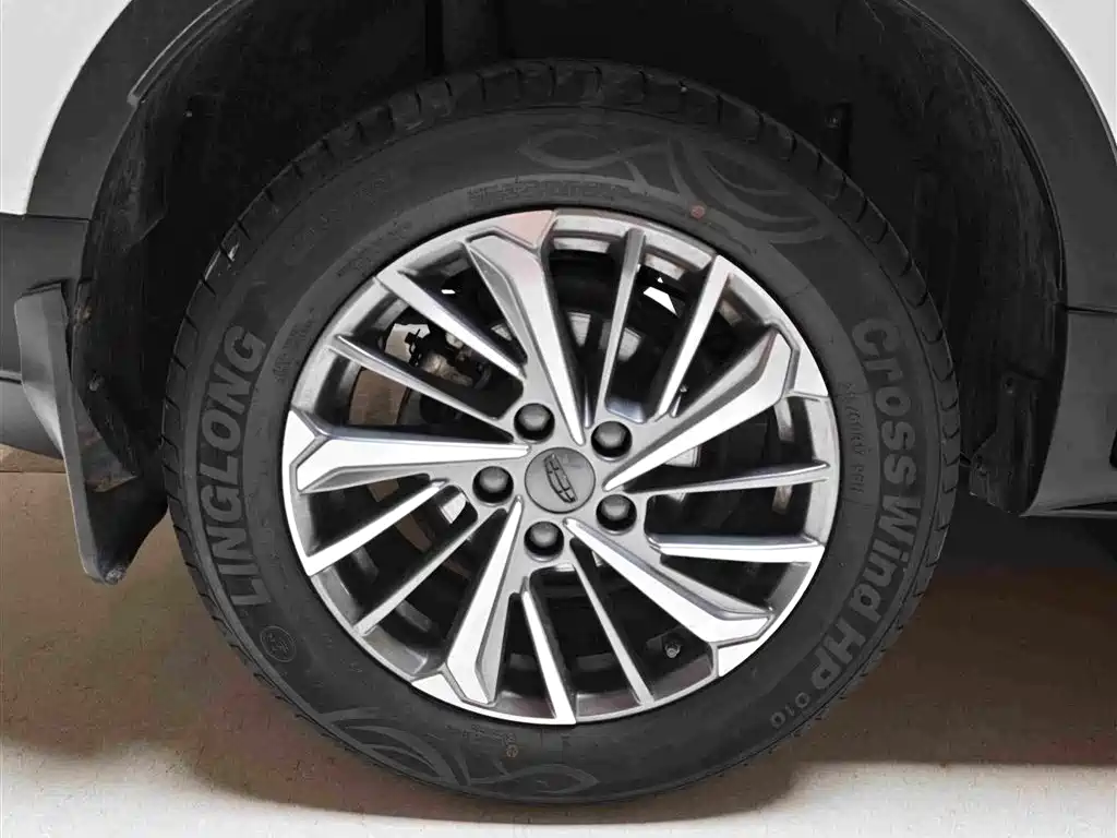 Geely Binyue — фото 10