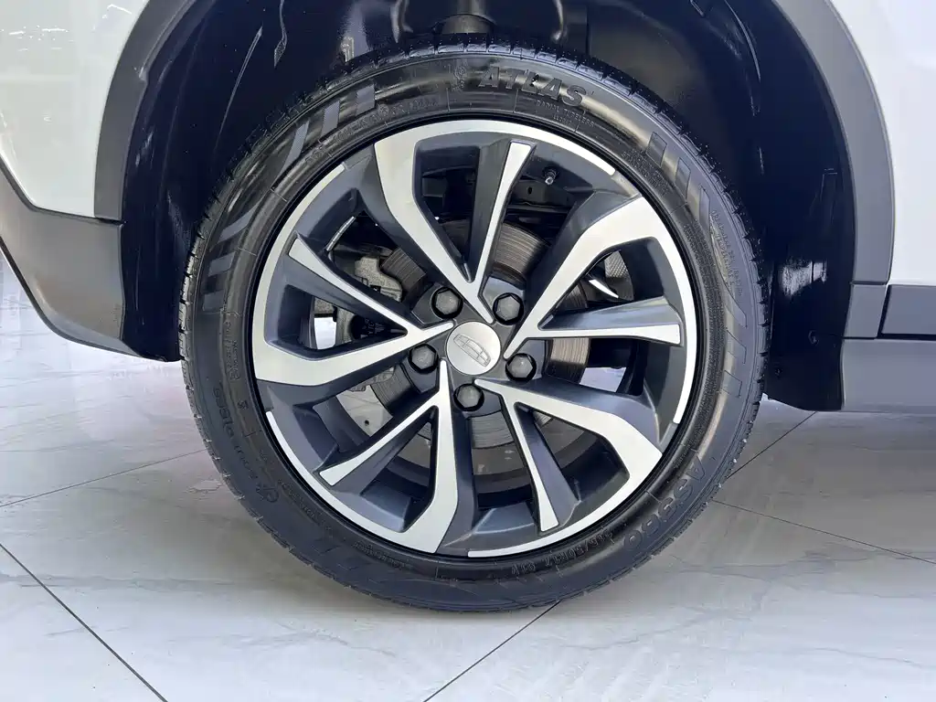 Geely Emgrand S — фото 19