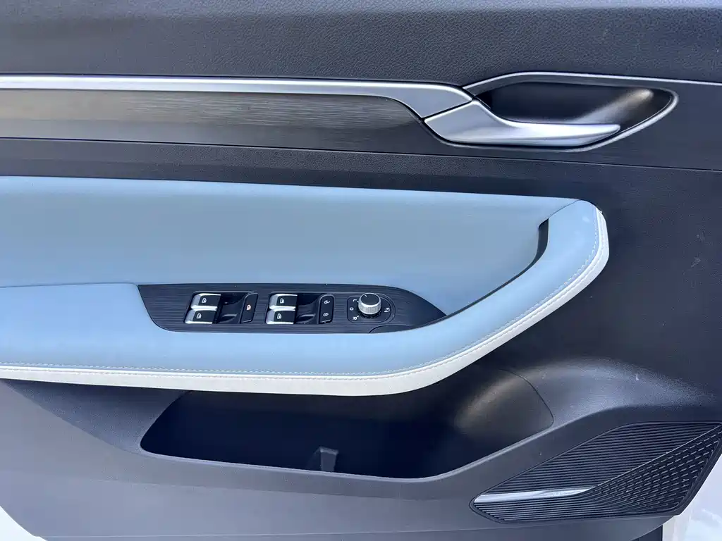 Geely Emgrand S — фото 8