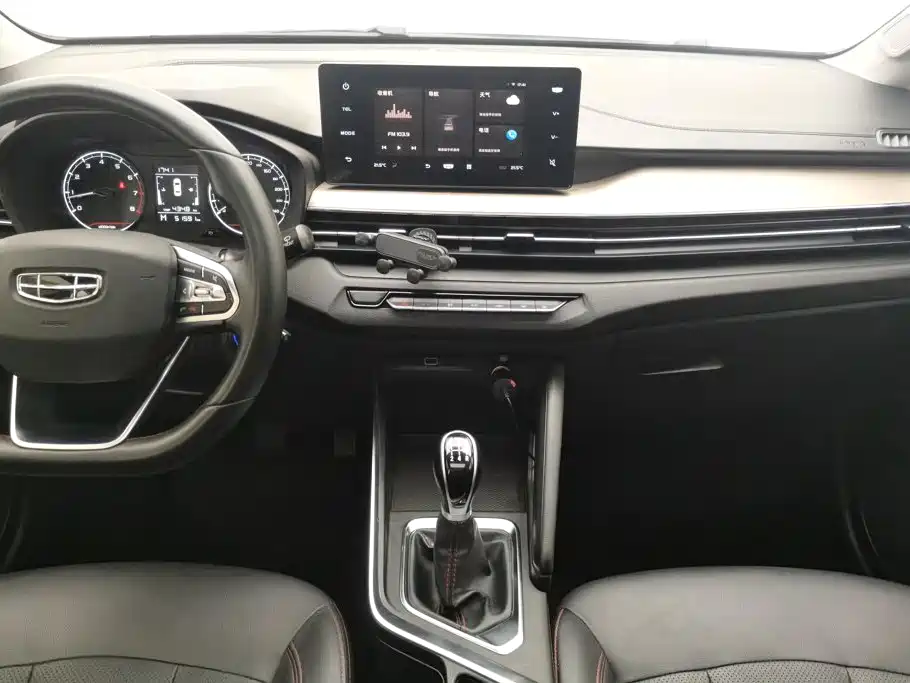Geely Vision X3 — фото 16