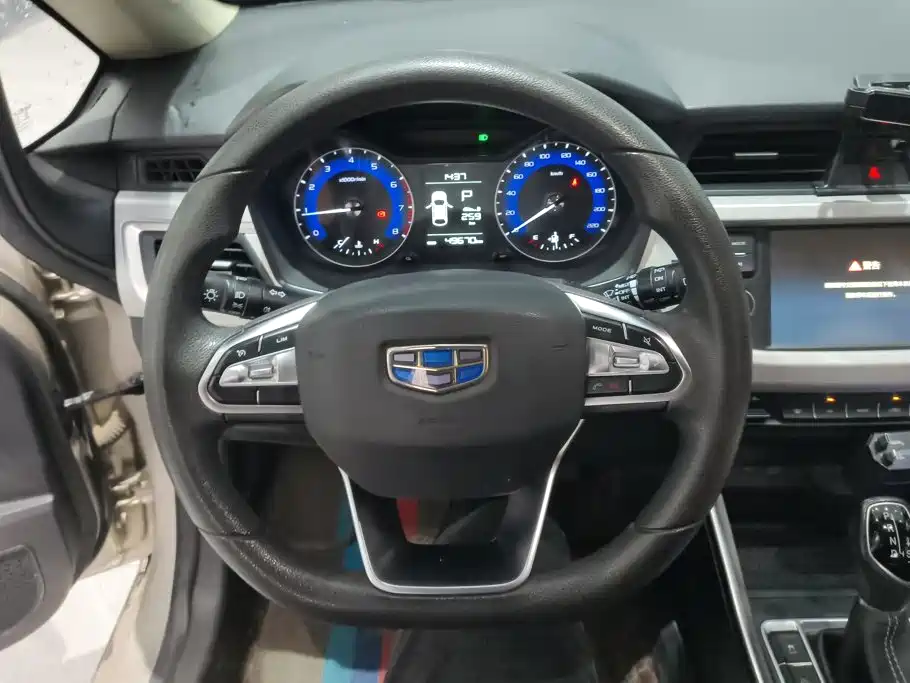 Geely Vision X3 — фото 15