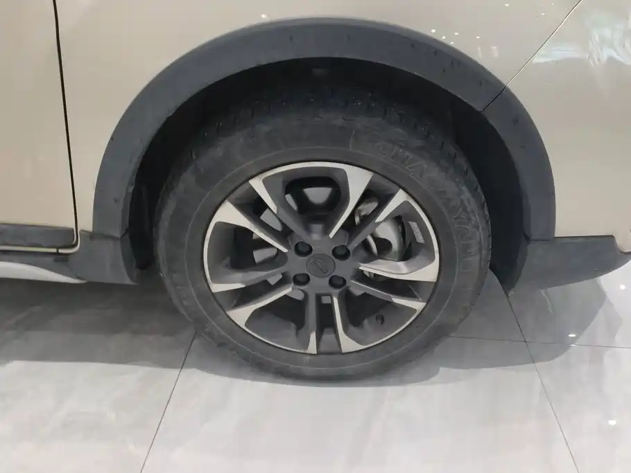 Geely Vision X3 — фото 6